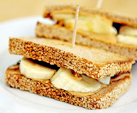 peanut-butter-banana-sandwich-480